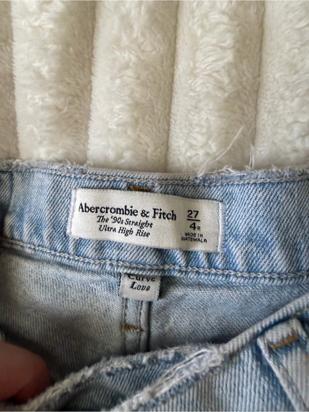 Abercrombie & Fitch The 90’s Straight Ultra High Rise Curve Love Shorts - Picture 4 of 7